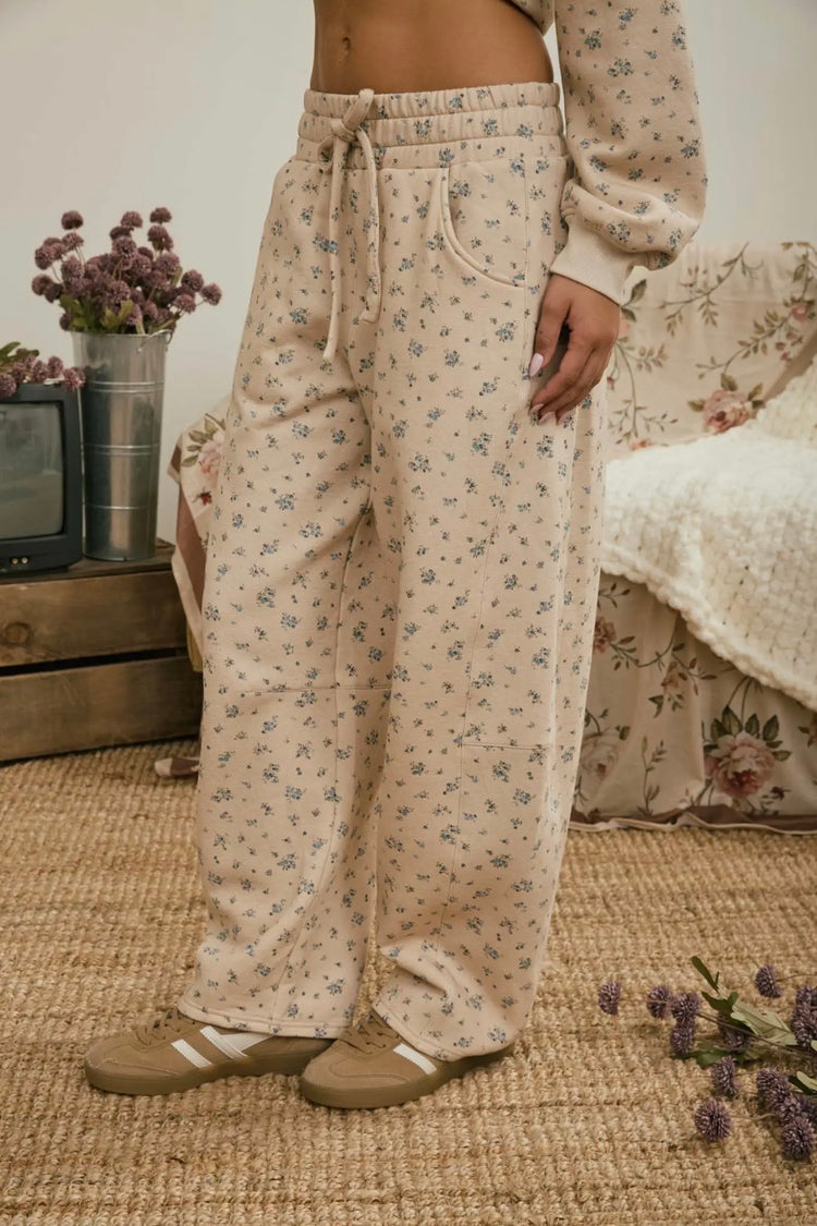 Ditsy Floral Sweatpants